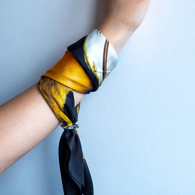 Lite silkeskjerf med firkantet mønster, bandana og flamingomønster